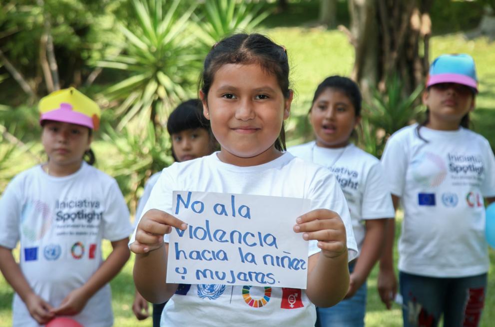 Children in San Martin, El Salvador, learn about their rights