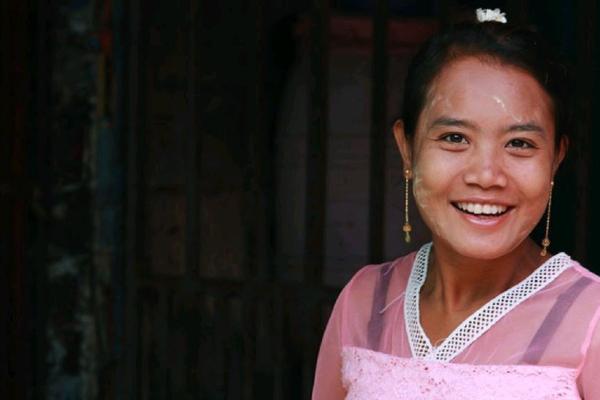 safe-fair-women-migrant-workers-maesot-thailand-credit-un_womenyounghwa_choi.jpg