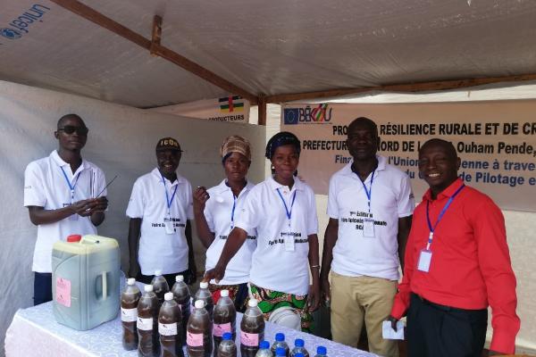 Stand des apiculteurs de l’OPA Ngaoundaye lors de la 1e édition de la foire apicole centrafricaine