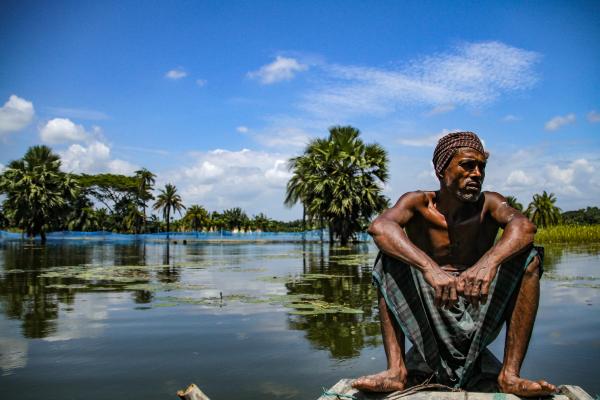 Bangladesh is particularly vulnerable to the climate crisis. The coastal area of the Bay of Bengal faces rising seas, severe flooding and extreme heat © Uttaran