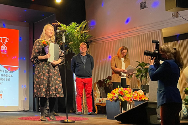 Reporter, Eliisa Matsalu, Reporter receiving “Best Podcast” award for her piece on migrant rights from the Estonian Association of Media Companies